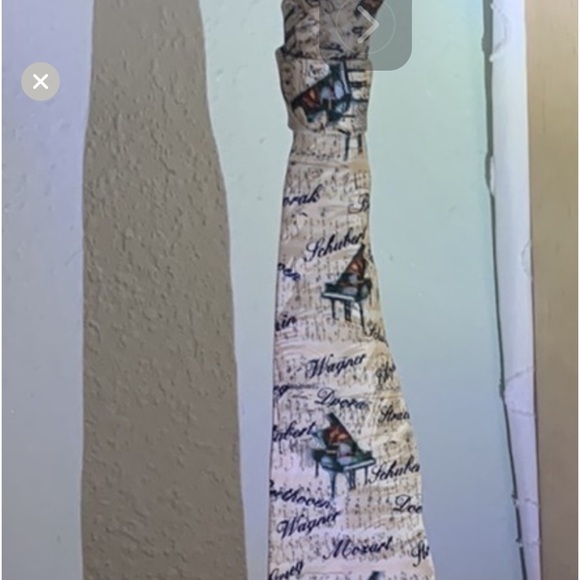 Music matters tie - Picture 1 of 7